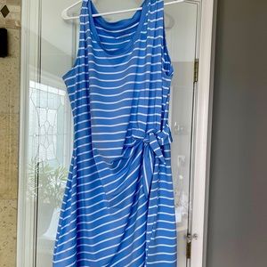 Vineyard Vines performance dress